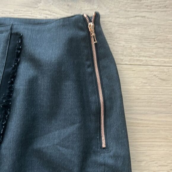SUNDAY CLEAROUT!!! 
Kit and Ace Size 6 Skirt - Rose Gold Zipper - Picture 2 of 5
